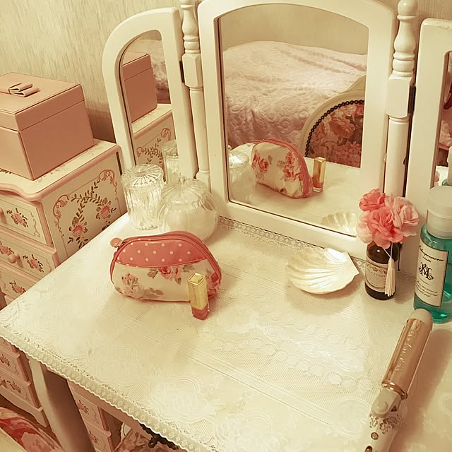 ローラアシュレイ ドレッサーのおすすめ商品とおしゃれな実例 ローラアシュレイ ドレッサーのおすすめ商品とおしゃれな実例