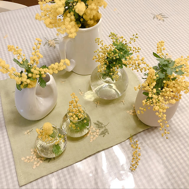 ミモザ 切り花のおしゃれなアレンジ・飾り方のインテリア実例 ミモザ 切り花のおしゃれなアレンジ・飾り方のインテリア実例