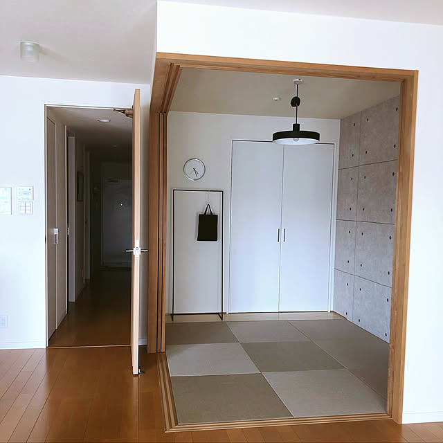 玄関/入り口/モノトーン/マンション/コンクリート風壁紙/インダストリアル...などのインテリア実例 - 2019-05-09 16:28:15