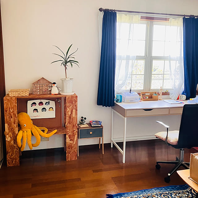 部屋全体/IKEA勉強机/DIY/手作り棚/小学生の部屋...などのインテリア実例 - 2025-04-19 12:23:39