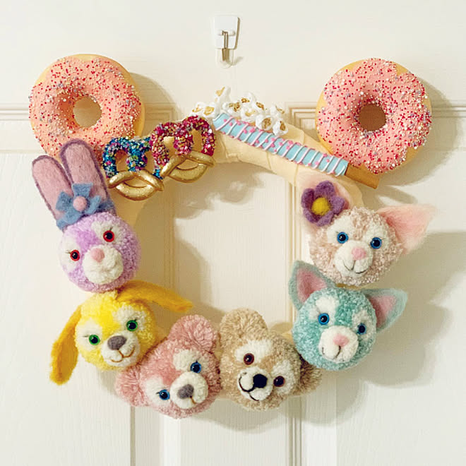 8 【お値下げ】 毛糸ポンポン くま【ダッフィー？】リース フラワー  