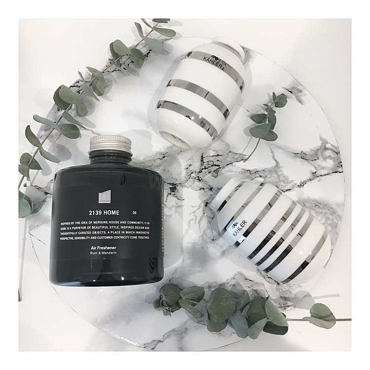 スタイリッシュなアーバンライフ 洗練のグレー＆シルバー  