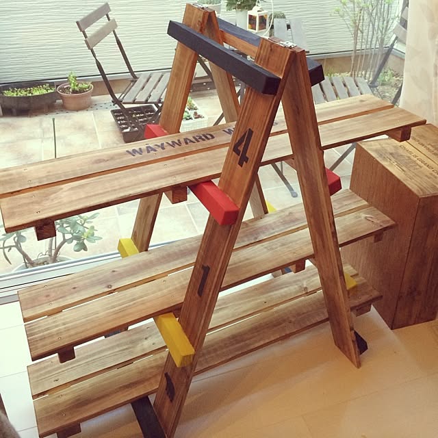 DIYの定番!すのこを使った棚が ...