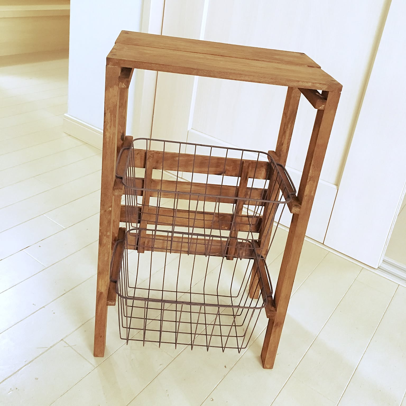 100均のアイテムで作っちゃおう♪収納棚DIYアイディア10選 RoomClip mag 暮らしとインテリアのwebマガジン