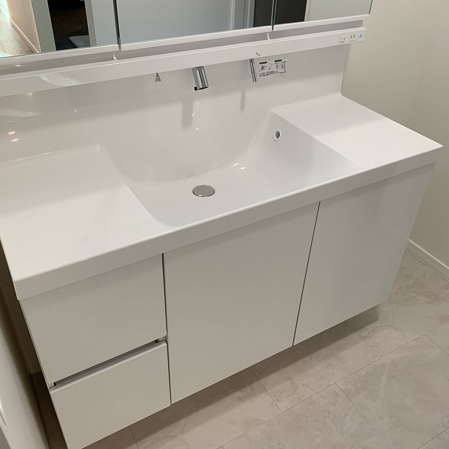 Is931 サンゲツのフロアタイル 洗面所 Lixil サンゲツ などのインテリア実例 21 04 22 19 22 41 Roomclip ルームクリップ