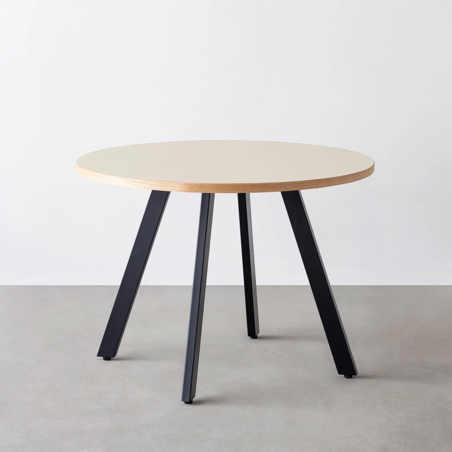 規格」よりも「あなたの暮らし」に寄り添うラウンドテーブル THE CAFE