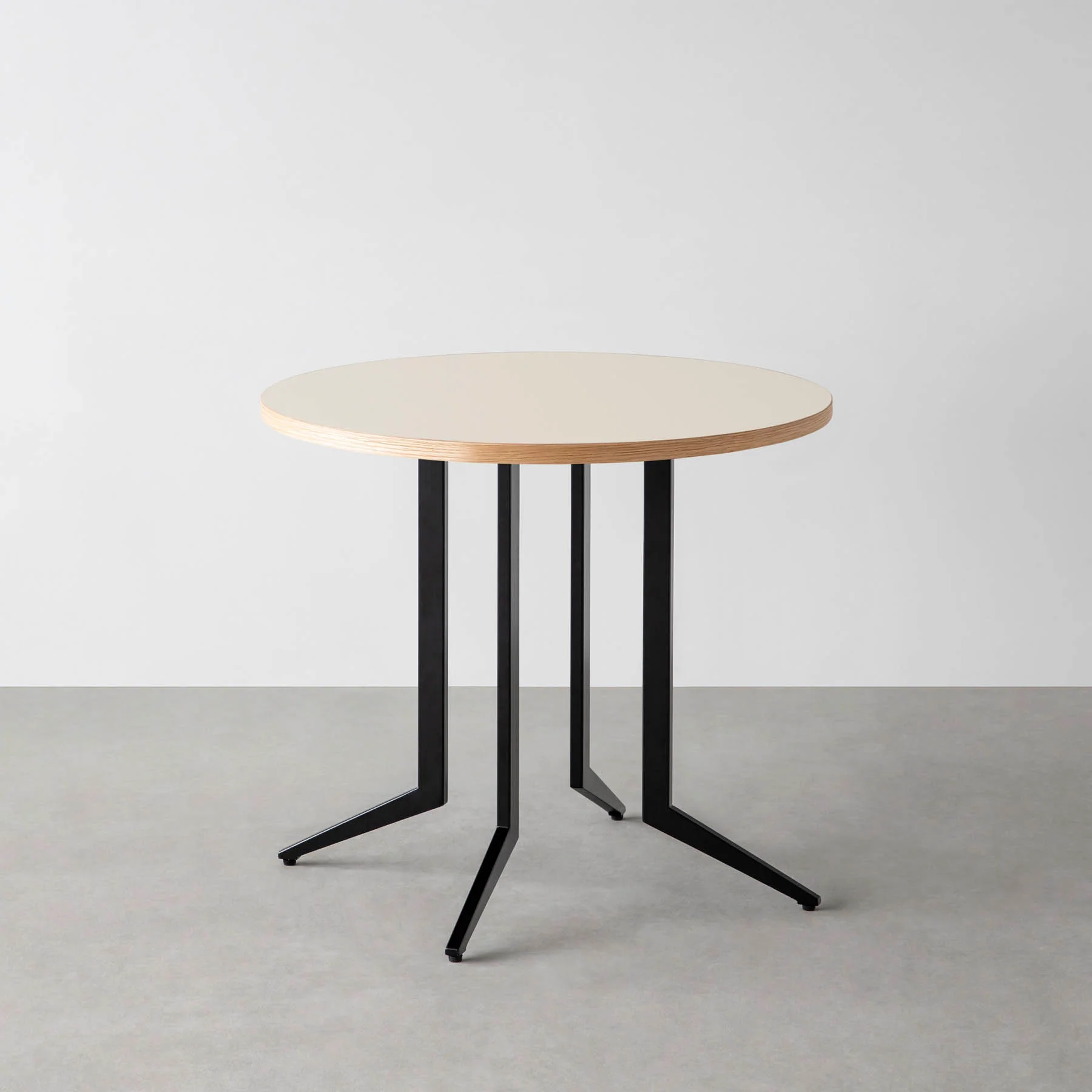 規格」よりも「あなたの暮らし」に寄り添うラウンドテーブル THE CAFE