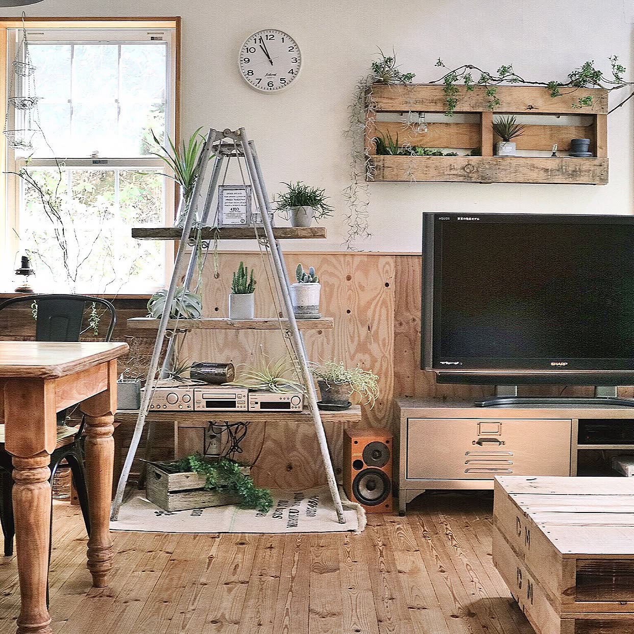 Let's DIY!オールド感ある足場板を使った家具&雑貨