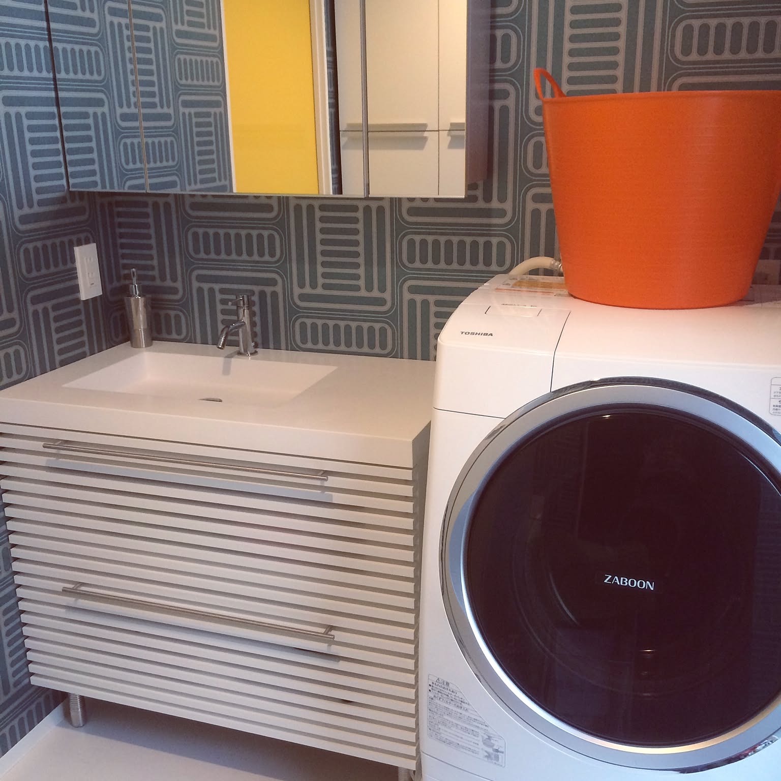 サニタリーをリフレッシュ!壁色&壁紙でつくる新鮮空間