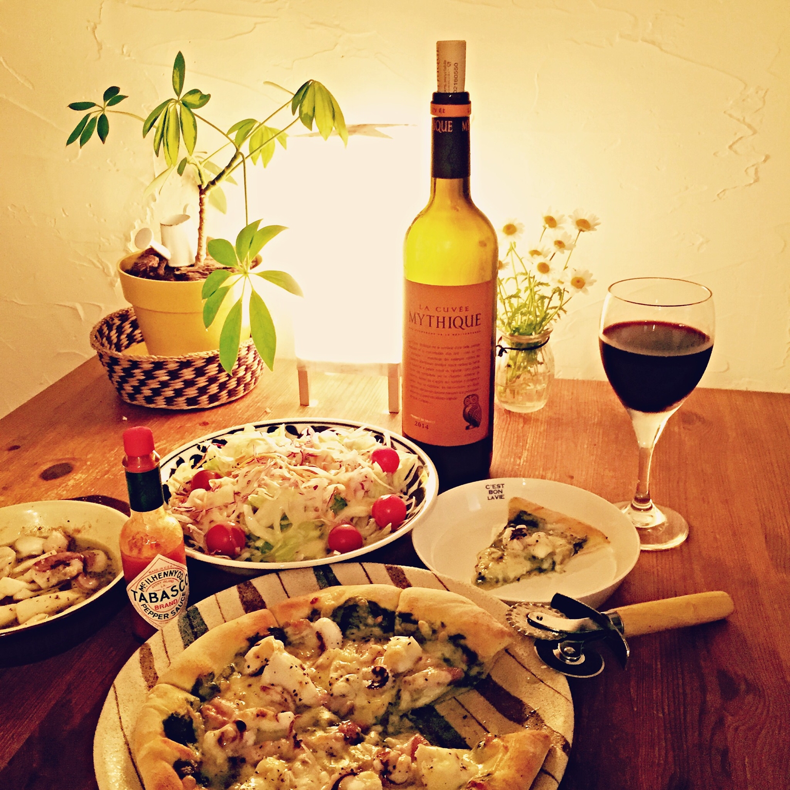 ラ・キュベ・ミティークの食卓風景