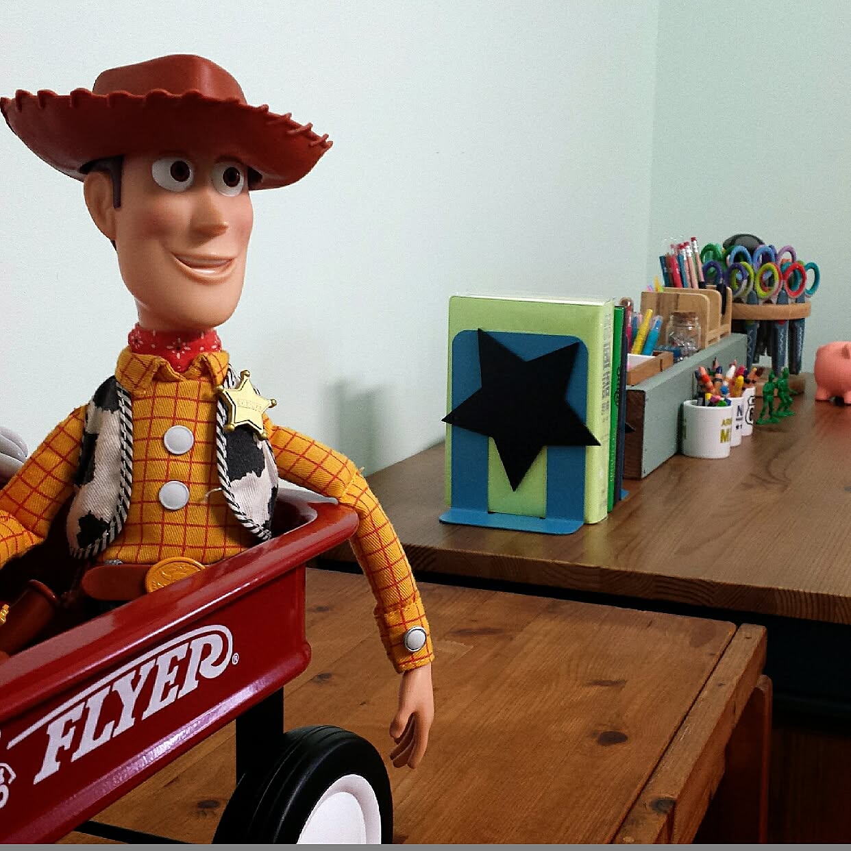 1stepでOK！ブックスタンドをアーリーアメリカンスタイルに変える方法 by hanaさん  ［連載: 10分でできる100均リメイク］