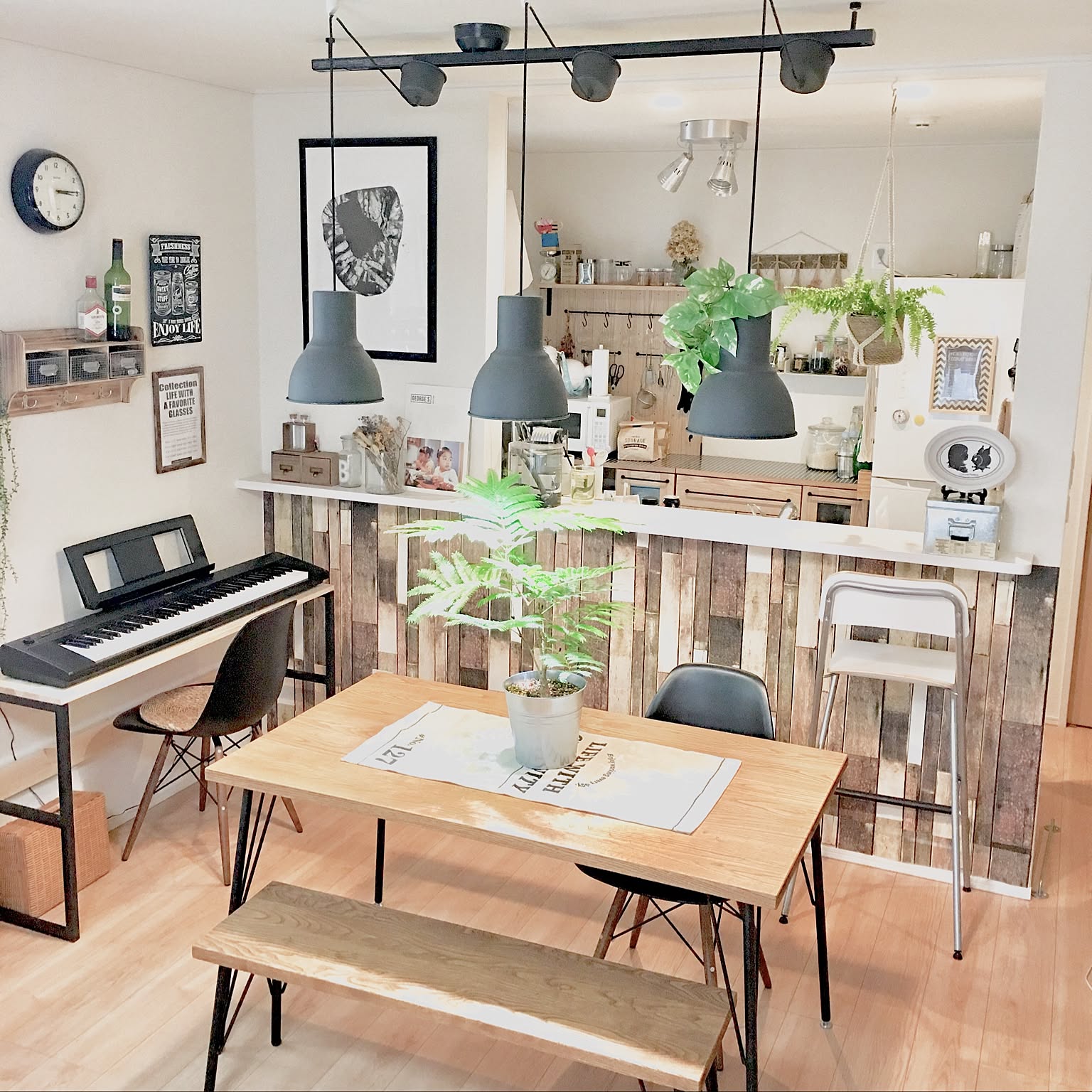 手軽に楽しみたい♡セリアのリメイクシートで雰囲気を演出