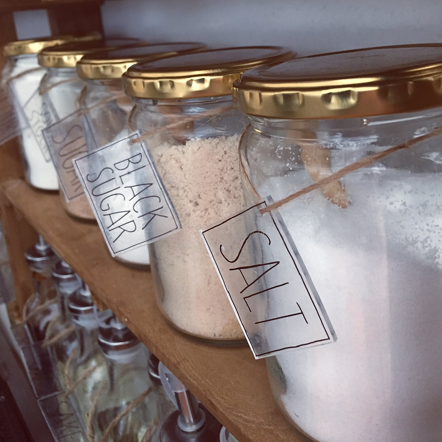 100均の材料で簡単DIY！めくるめくプラバンタグの世界