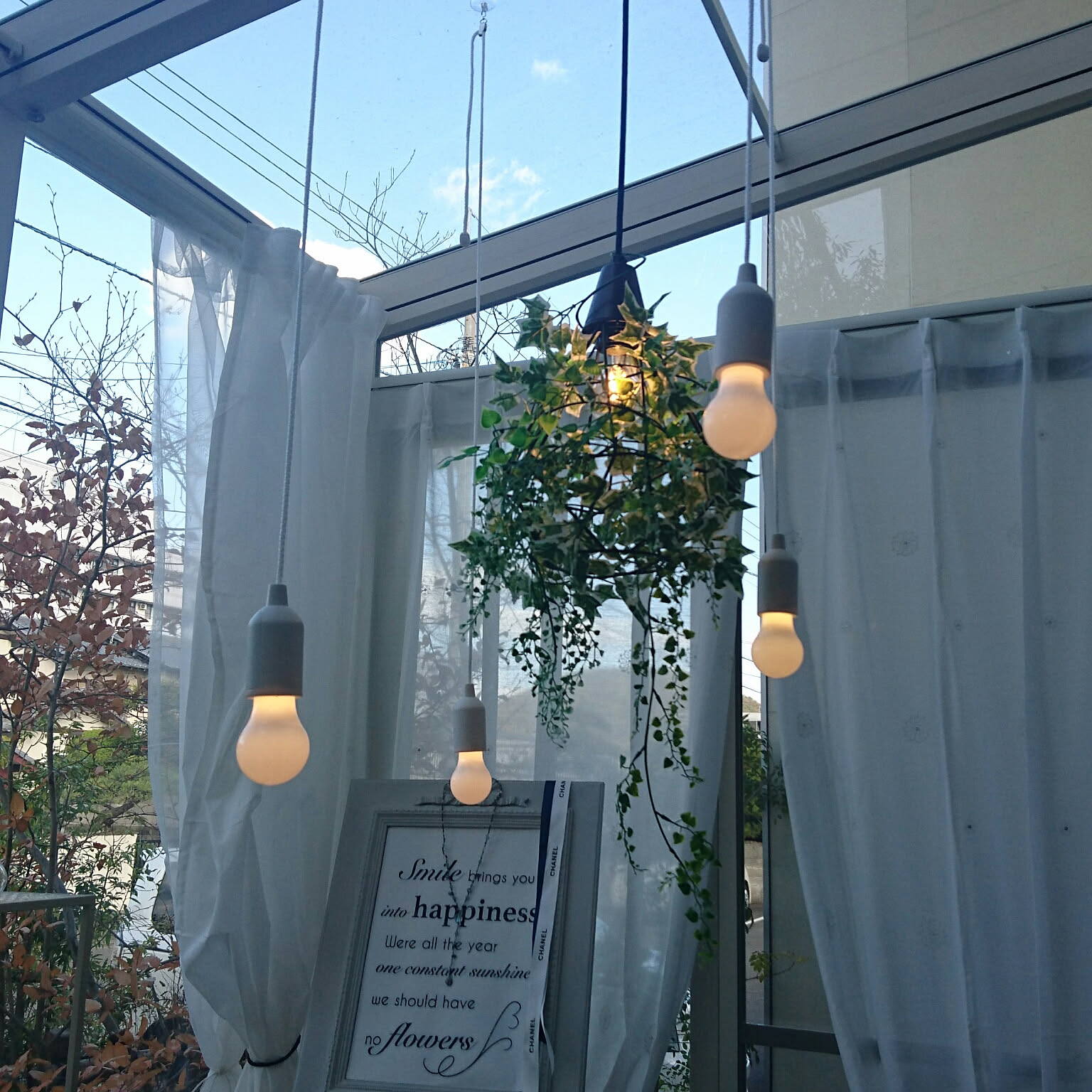 こんな使い方あったんだ！セリアのライトでお部屋アレンジ