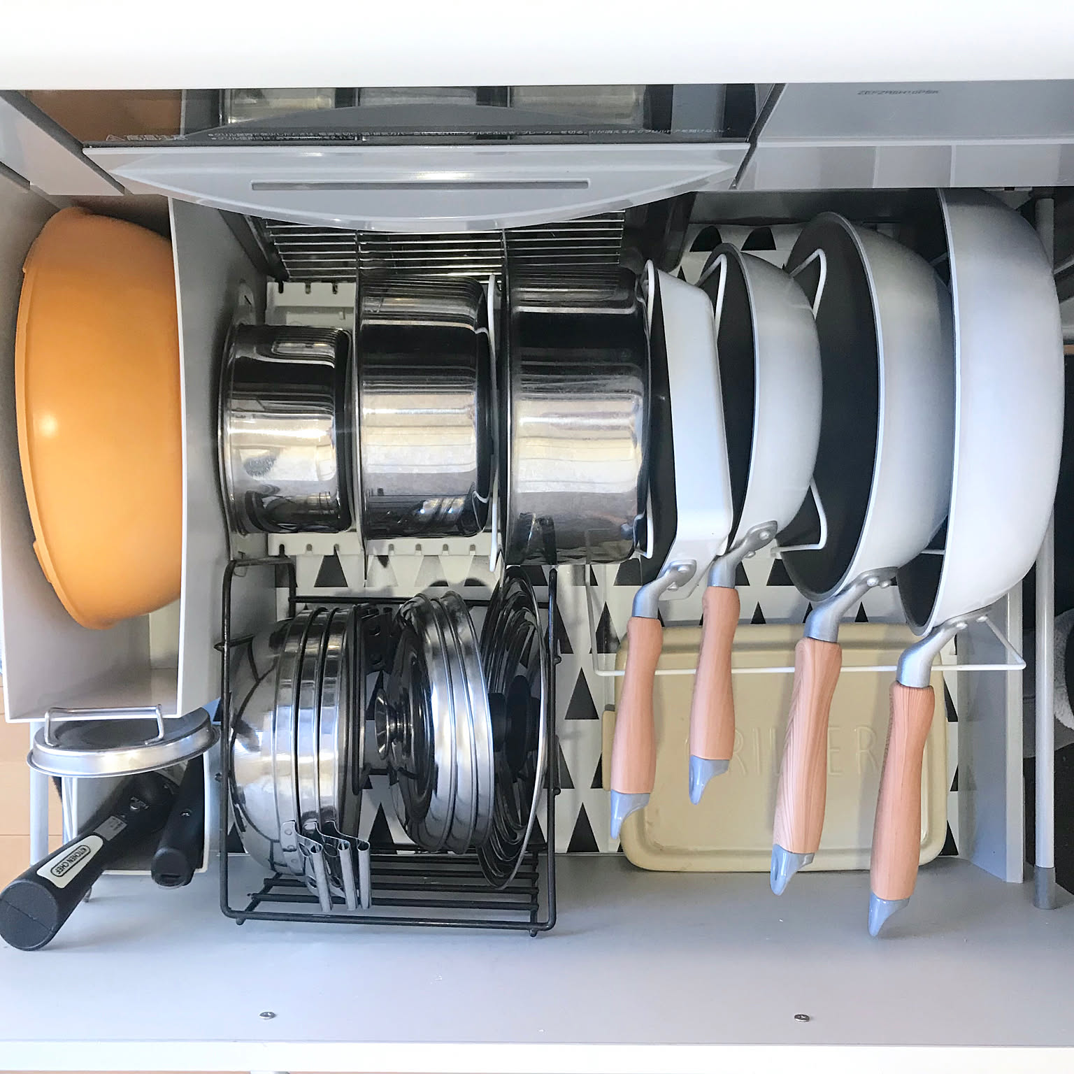 毎日使う物だから♪使いやすさを考えたフライパン収納方法