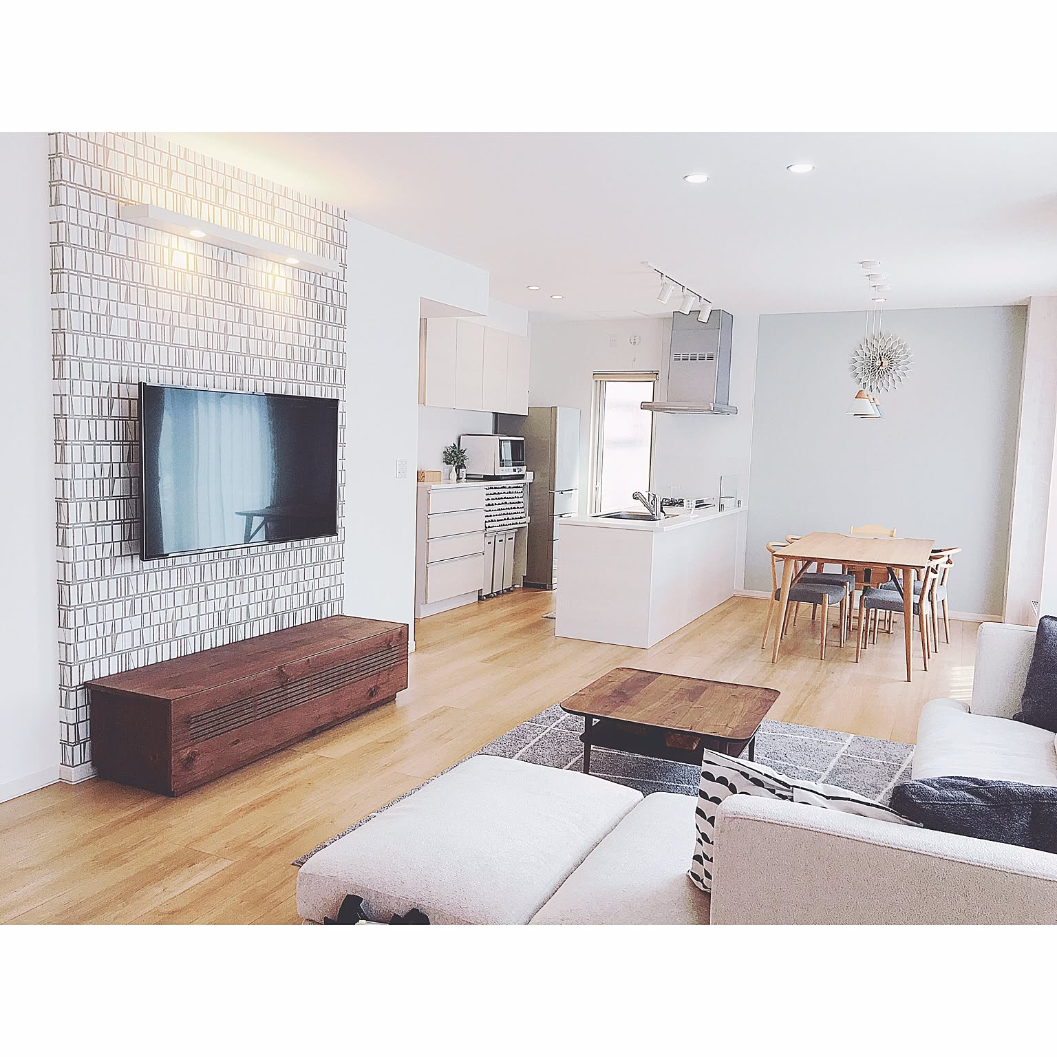 リビングをすっきりさせるには!憧れのナチュラルモダン