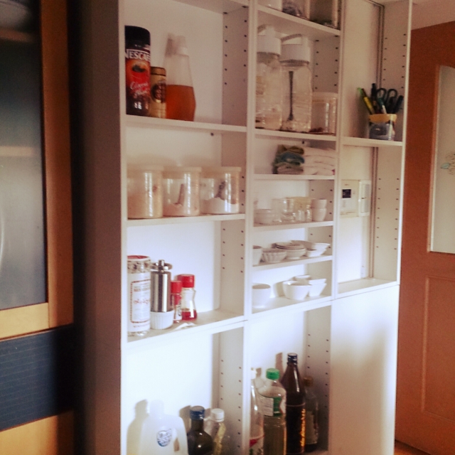 キッチン収納にお困りの方必見 収納スペースを作るアイディア実例 Roomclip Mag 暮らしとインテリアのwebマガジン