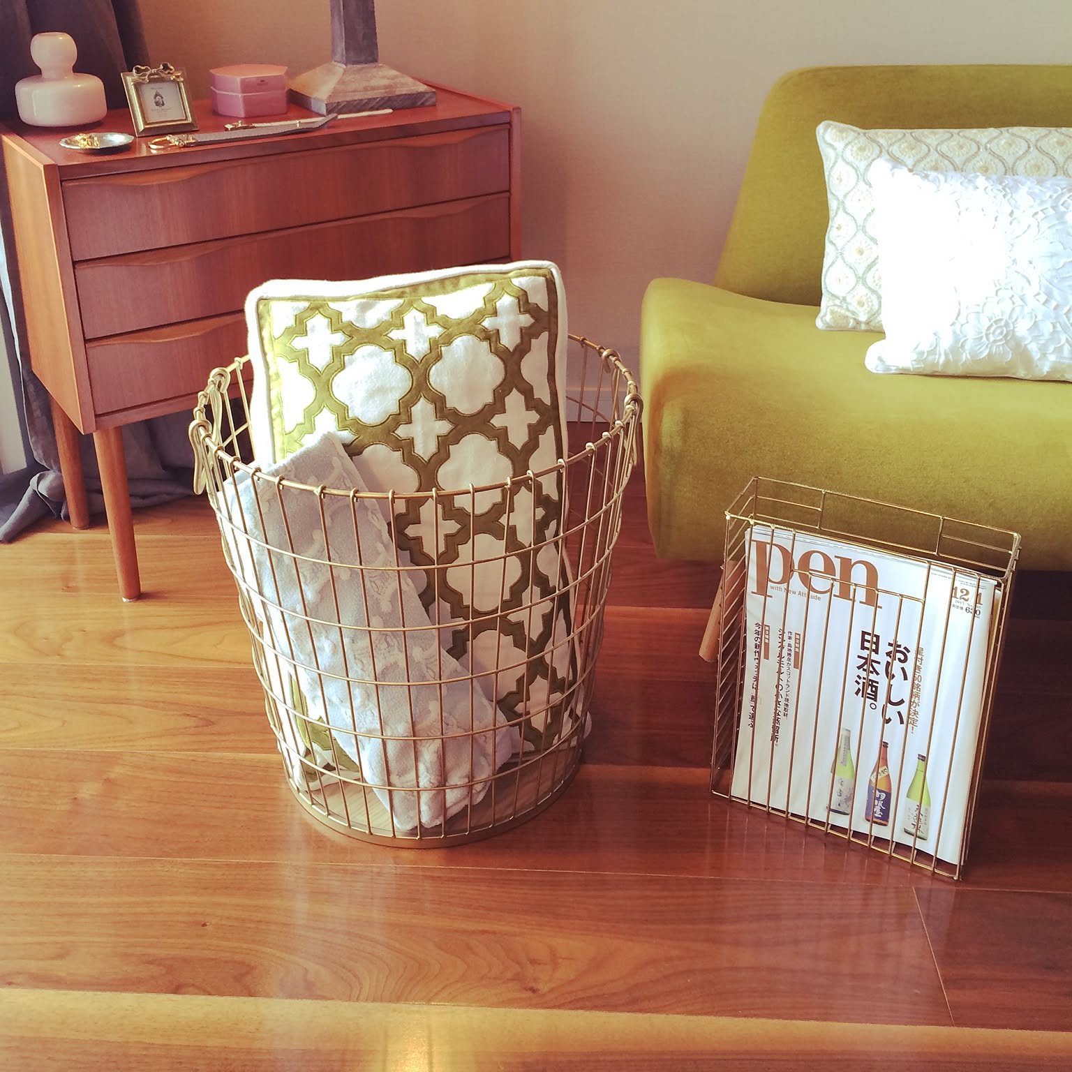 さりげなさがカギ☆ゴールドを取り入れた海外風インテリア