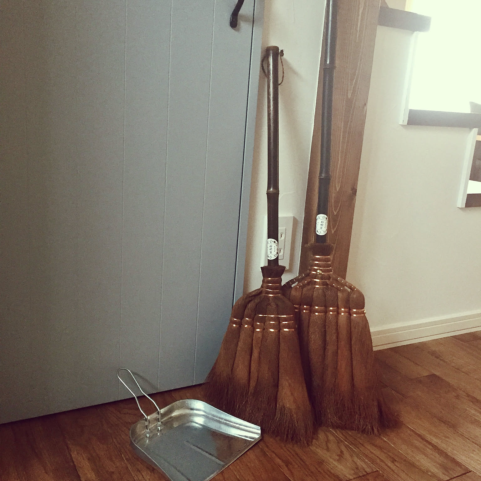 裸足で歩きたくなる♪床をサラサラに保つためのアイデア集