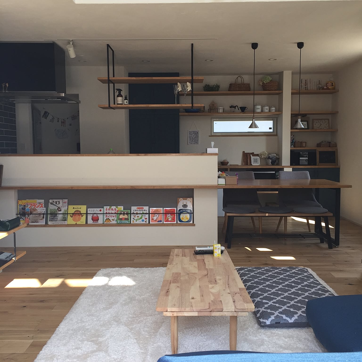 どう使ってどう飾る?憧れの広々キッチンカウンター