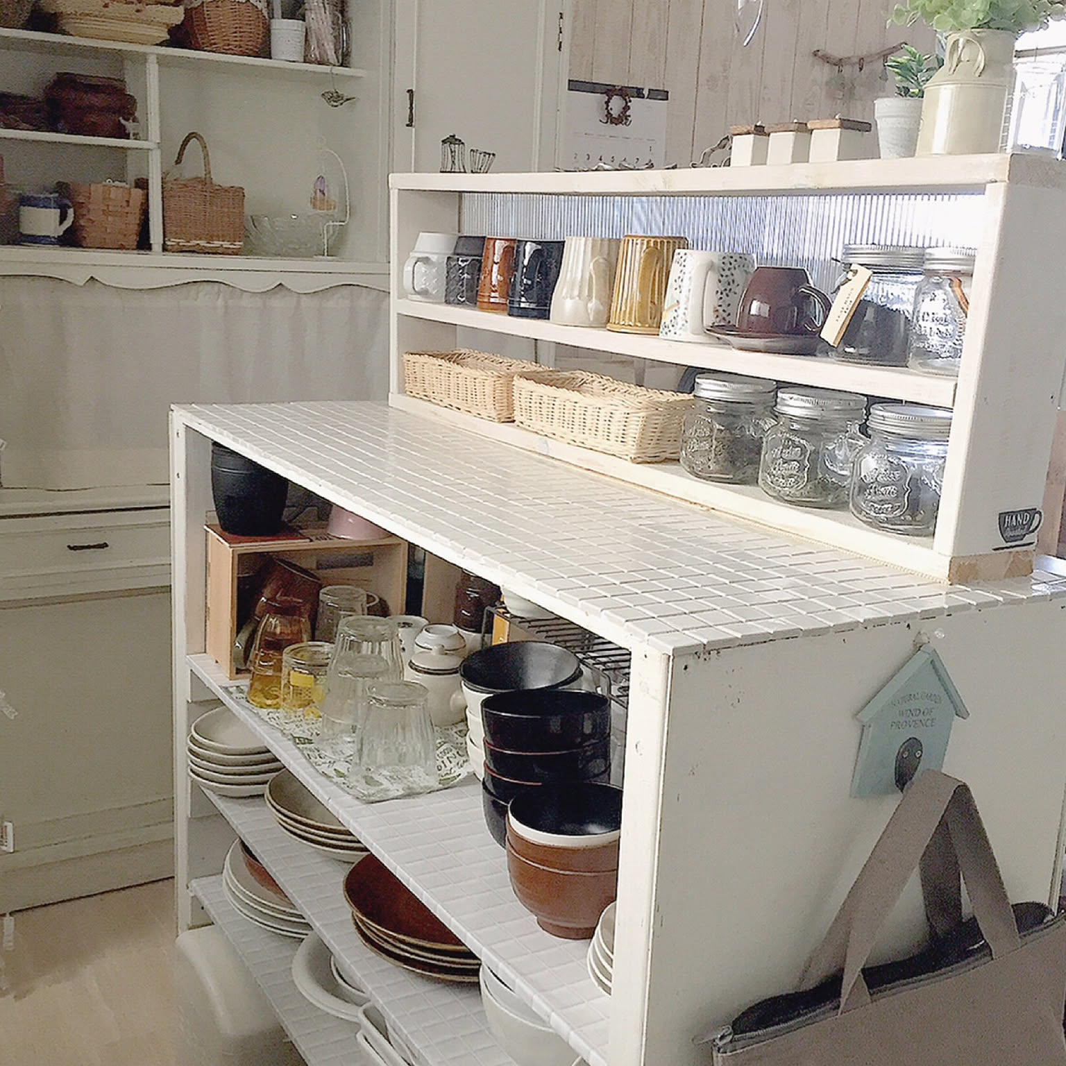 自分仕様だから使いやすさ抜群!DIYのキッチンカウンター