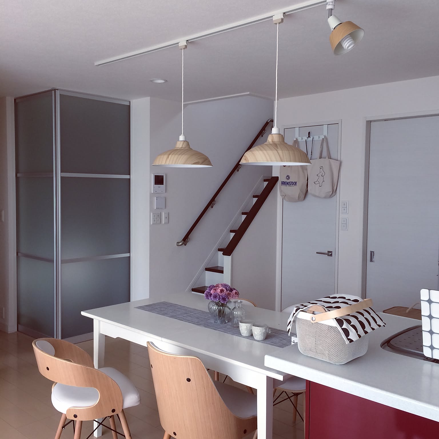 トーンを合わせて差し色で締める！ワントーンコーデのコツ