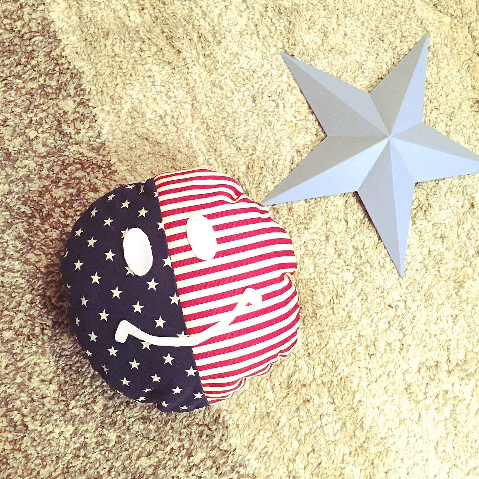 西海岸インテリアに欠かせない！ハッピーを呼びこむスター柄インテリア