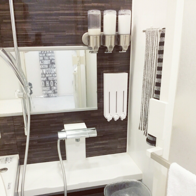 お風呂アイテムは空中収納で 浴室すっきり Roomclip Mag 暮らしとインテリアのwebマガジン