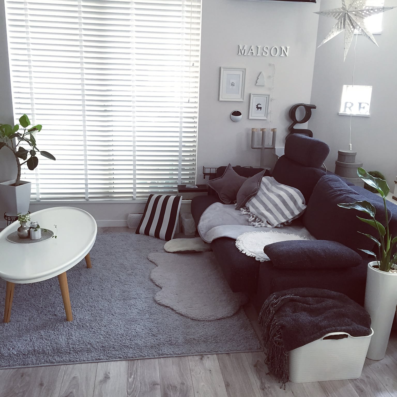 こなれ感を出すならグレー!モダンでシンプルな色づかい