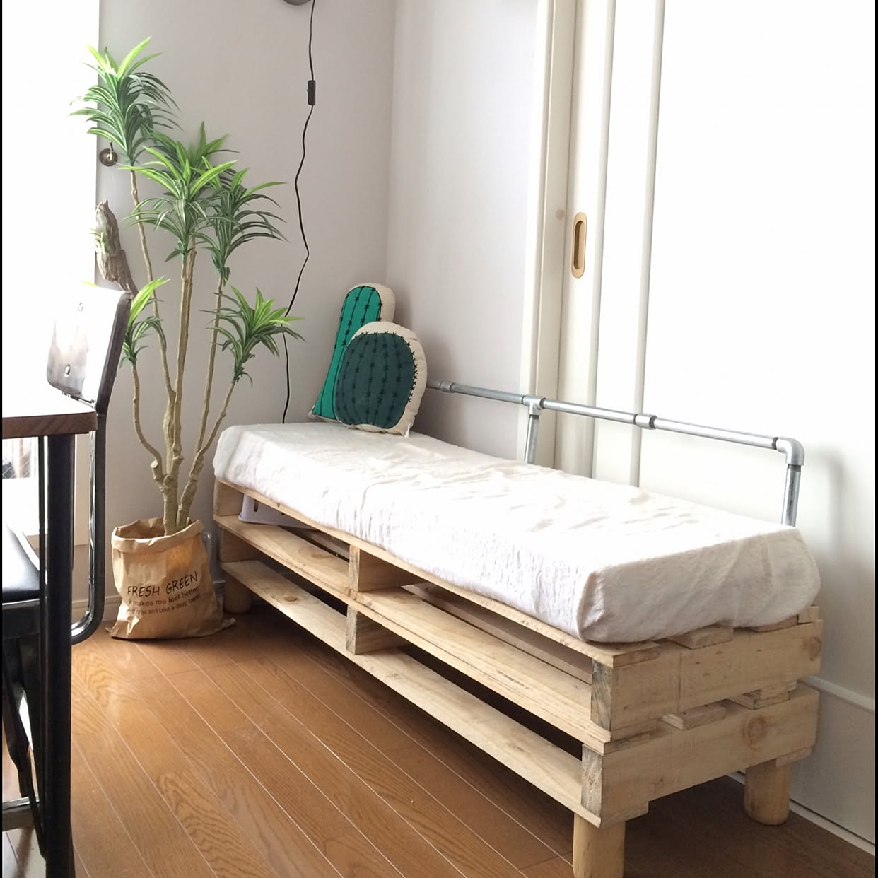 デザインも用途もお家にぴったり!工夫満載なDIYのベンチ