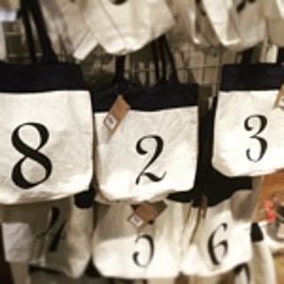 823