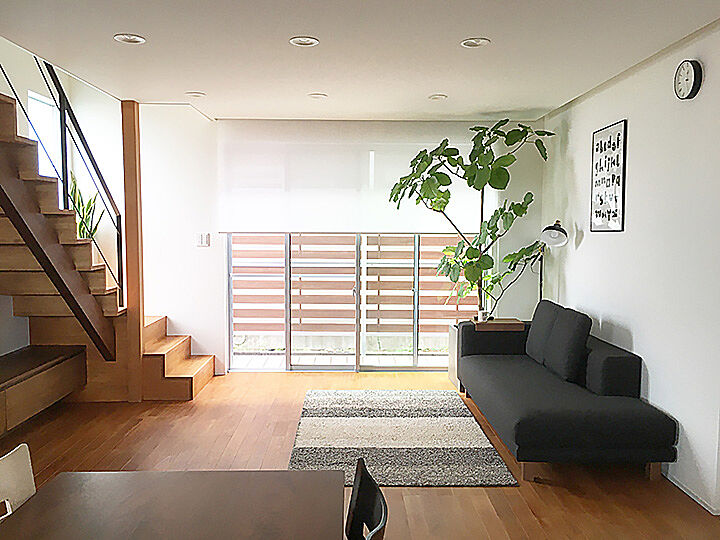 「空間の主役にしたい、スマートなデザインのローソファ」 by suzu_homeさん