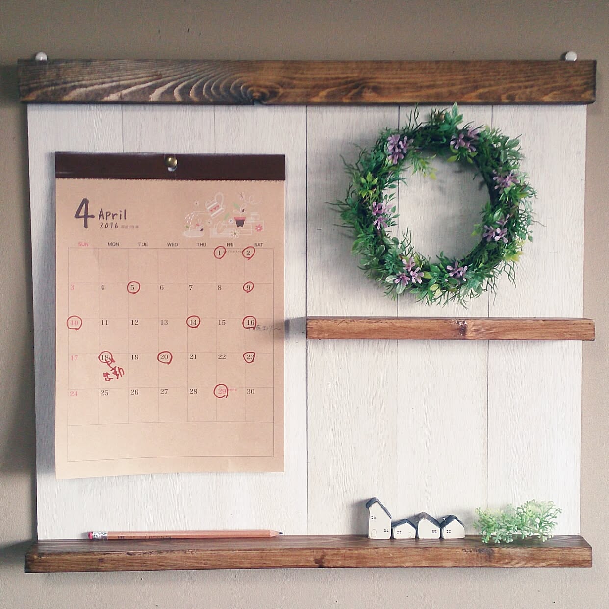 オリジナル感のあるカレンダーの飾り方 Roomclip Mag 暮らしとインテリアのwebマガジン