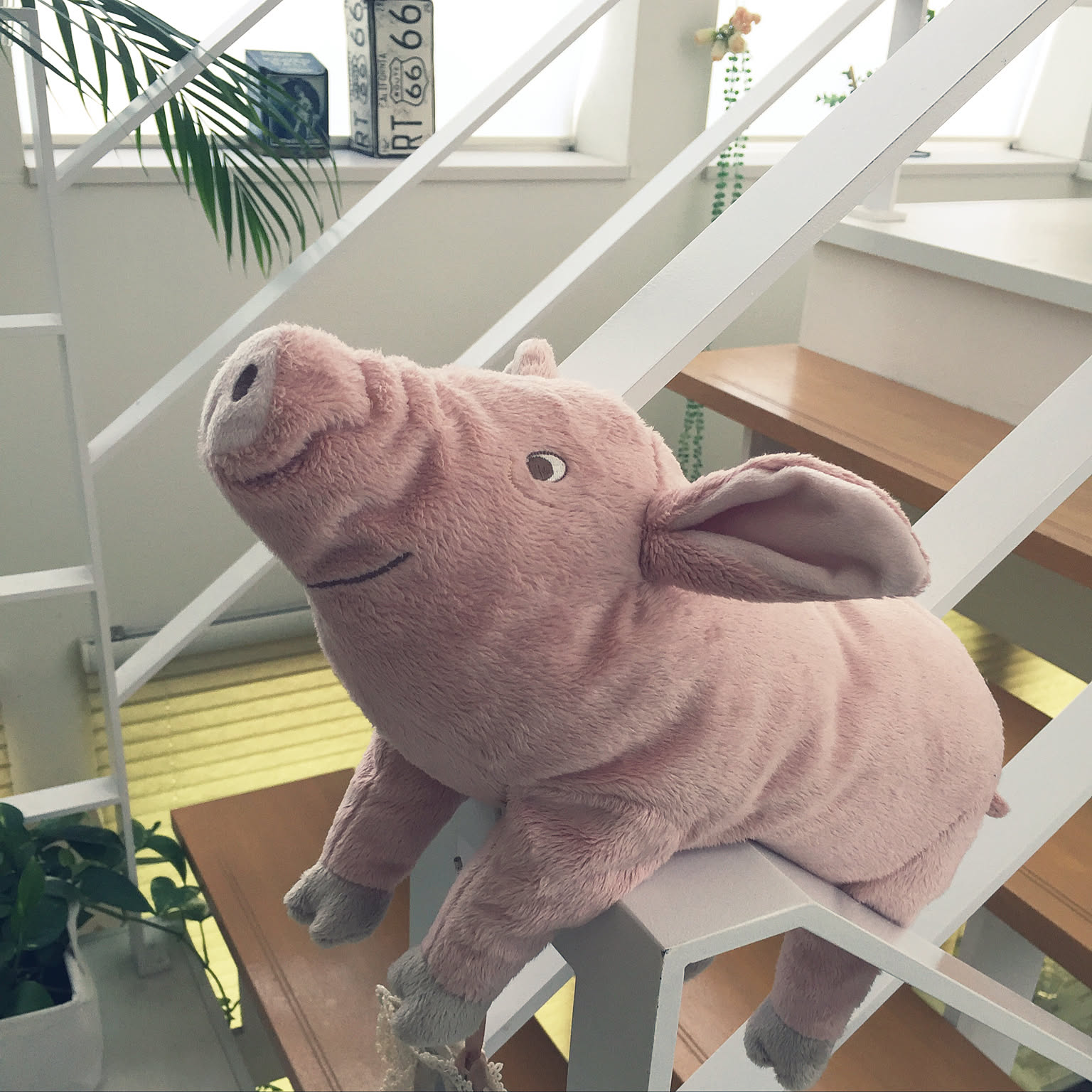 ふわふわ感と愛嬌で癒される♡IKEAのソフトトイがあるお部屋