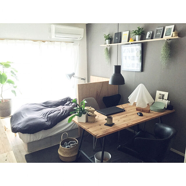 理想のマイルームに 一人暮らしの参考にしたい家具のレイアウト実例10選 Roomclip Mag 暮らしとインテリアのwebマガジン