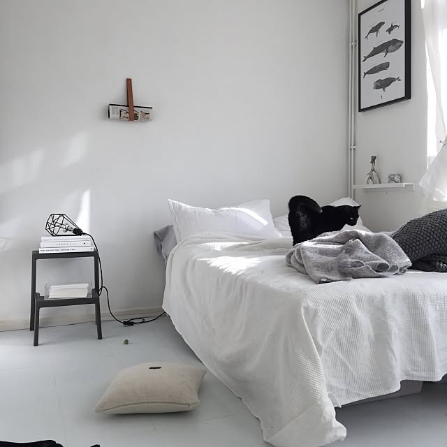 シンプルさが心地よい。ミニマルな寝室をコーディネート | RoomClip