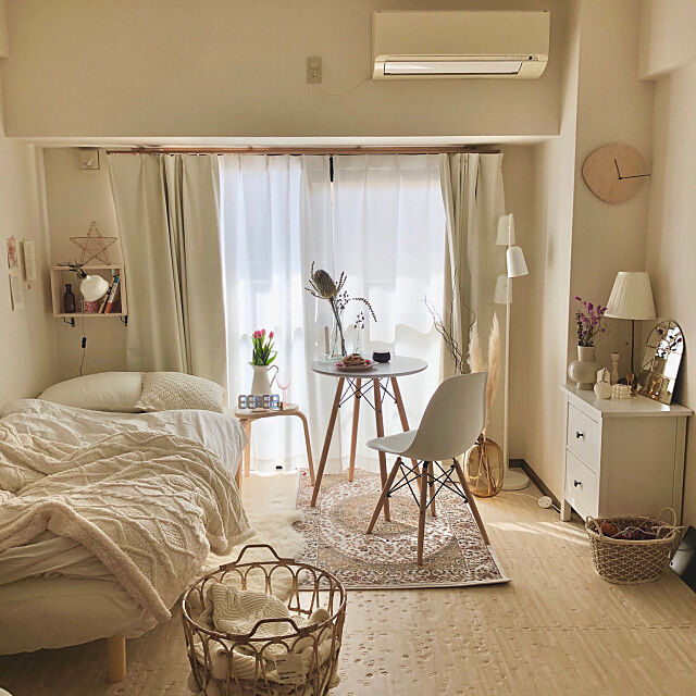 一人暮らしのお部屋を広く見せる 家具の選び方とレイアウト術 Roomclip Mag 暮らしとインテリアのwebマガジン