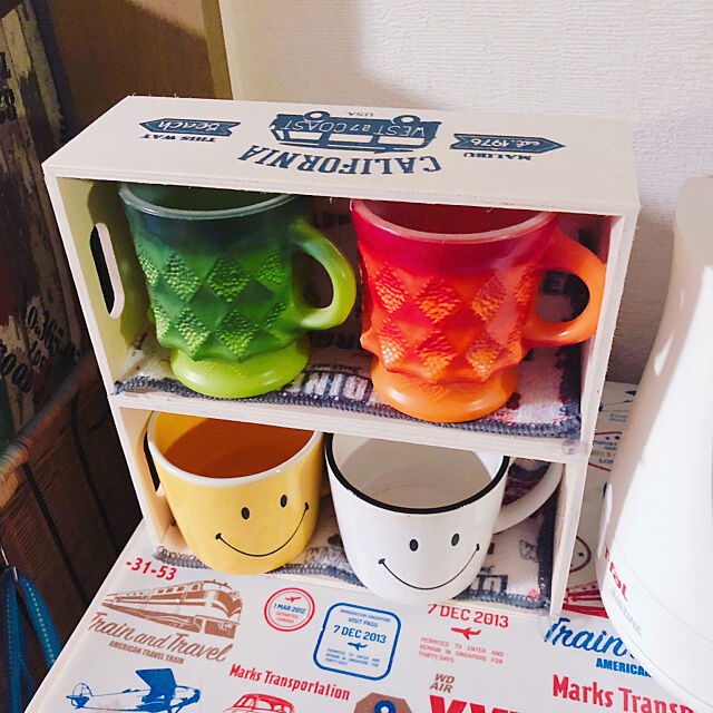 「貼り付けるだけでカフェ風♡木製マグカップ収納BOX」 by Malamaさん
