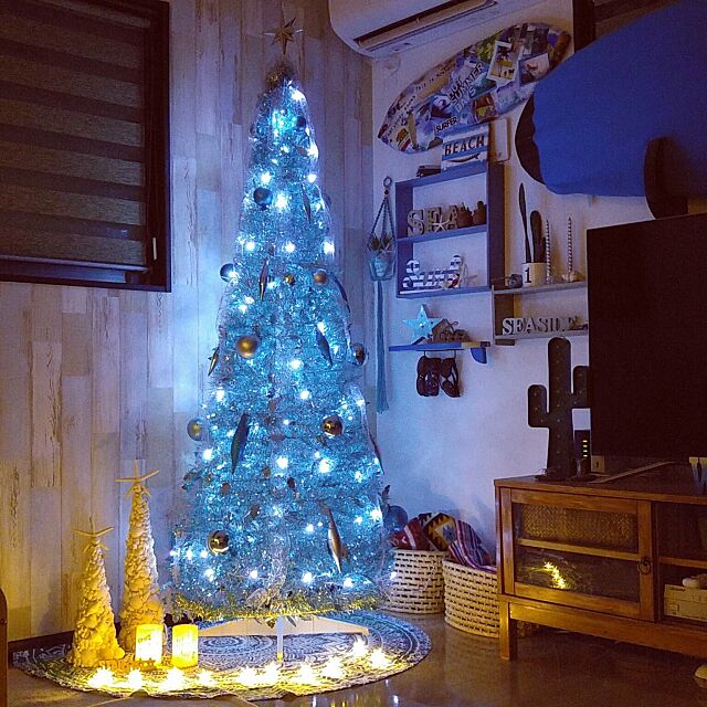 今年のクリスマスツリーはブルーをとり入れてみませんか？