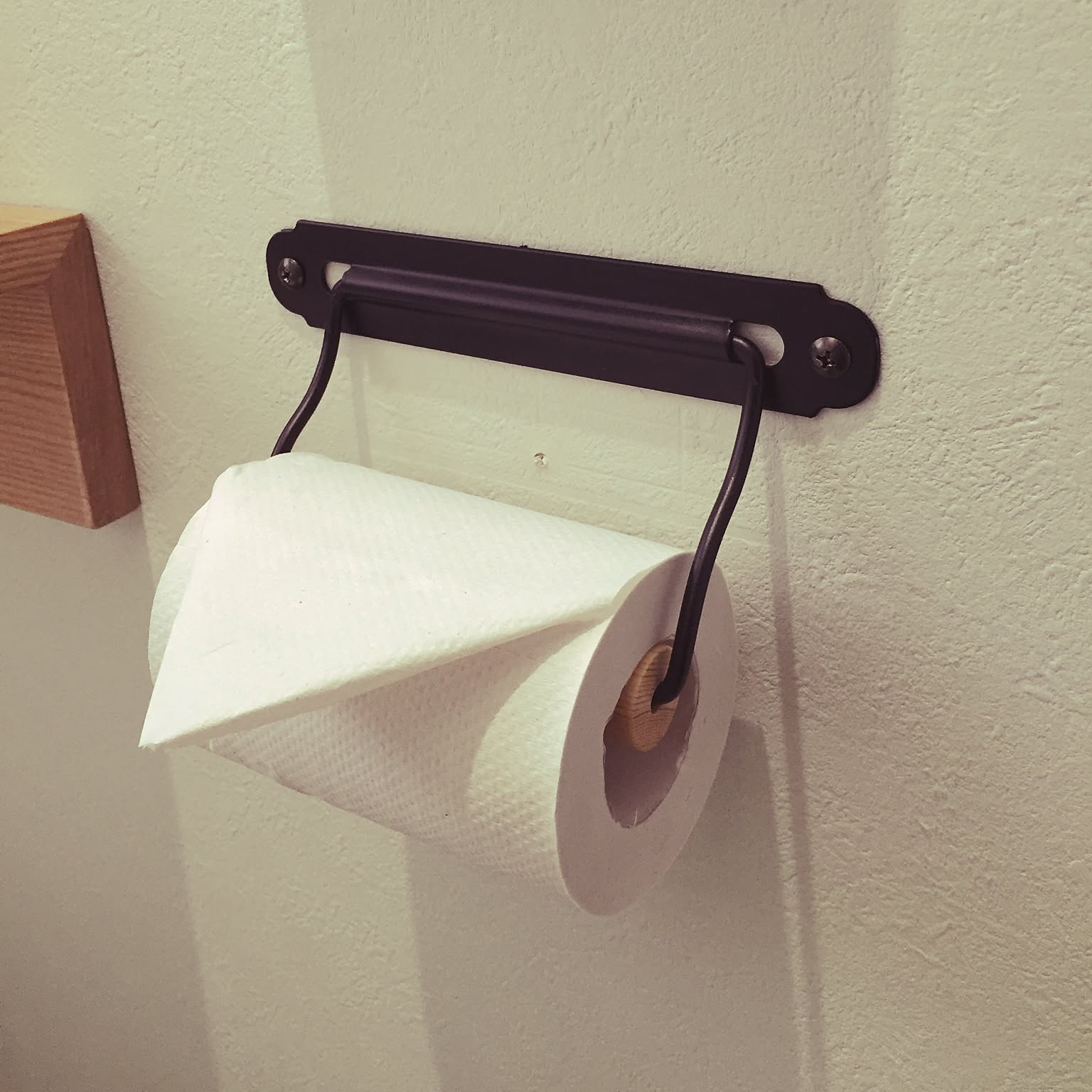 トイレもIKEAで♪トイレットペーパーホルダーやブラシ