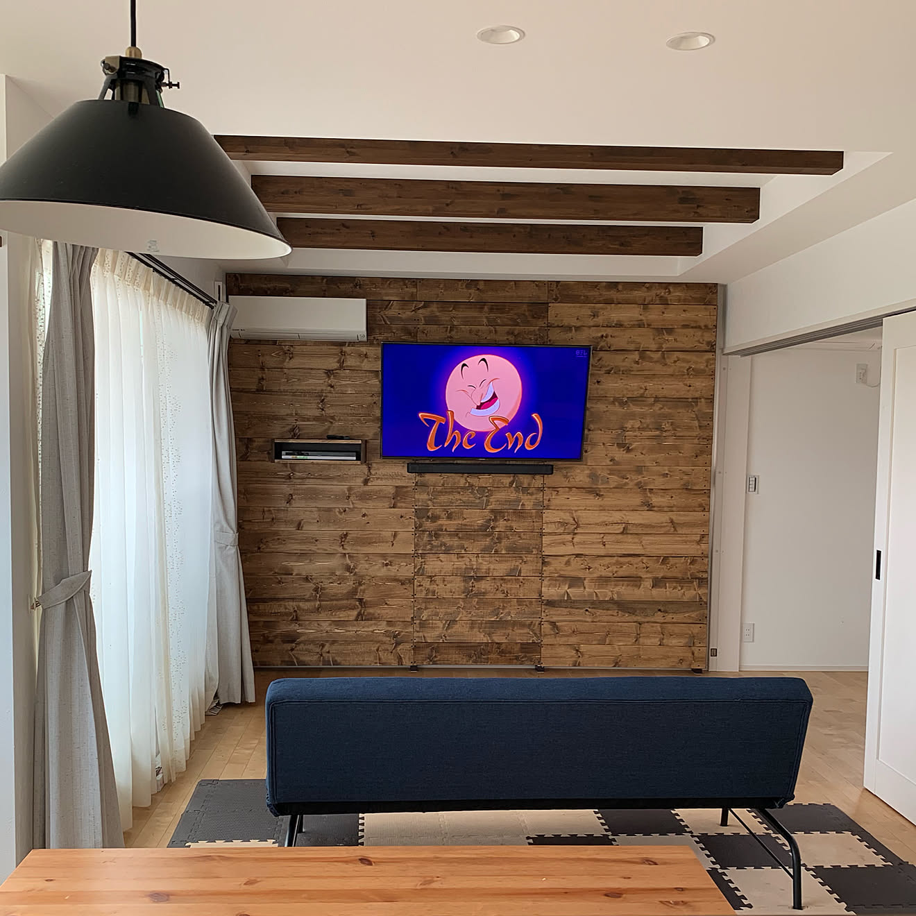 ブルーレイレコーダー収納/サウンドバー壁掛け/サウンドバー/ブルーレイレコーダー/壁掛けテレビ&hellip;などのインテリア実例 201906