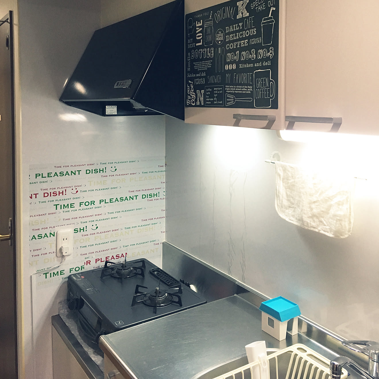 キッチン/一人暮らし/賃貸/100均/キッチン汚れ防止シート&hellip;などのインテリア実例 20181204 110213