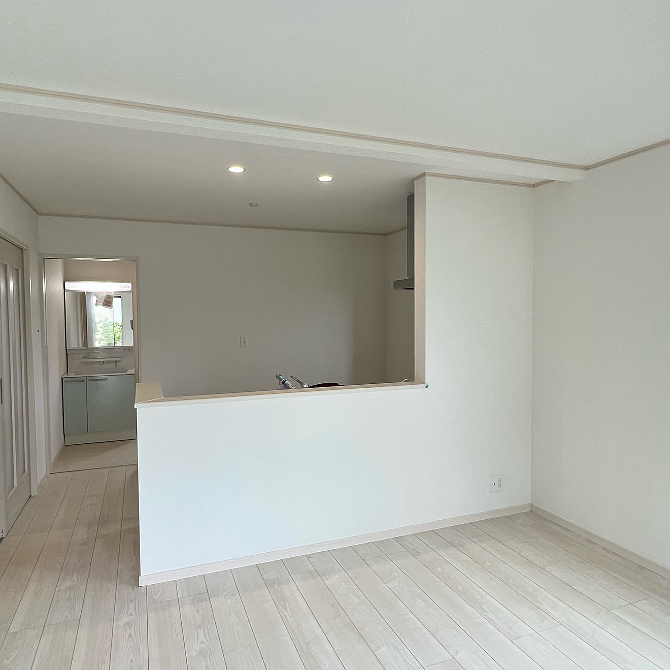 ホワイト×グレー/ホワイトフローリング/新居インテリア/新居建築中/部屋全体のインテリア実例 20220902 092658