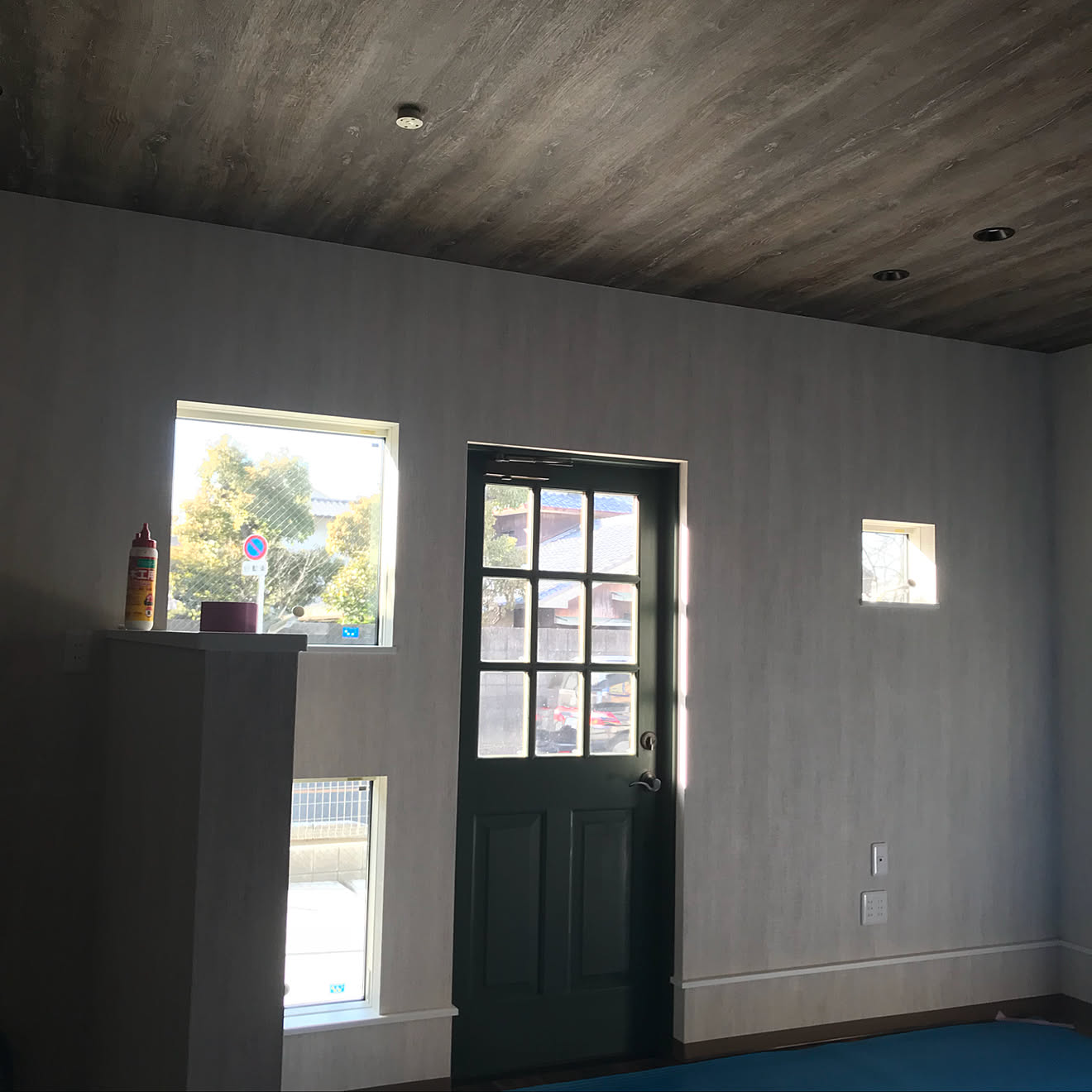 玄関/入り口/ダウンライト黒/木製ドア/緑色のドア/店舗付き住宅＊店舗用出入り口&hellip;などのインテリア実例 20180205 23