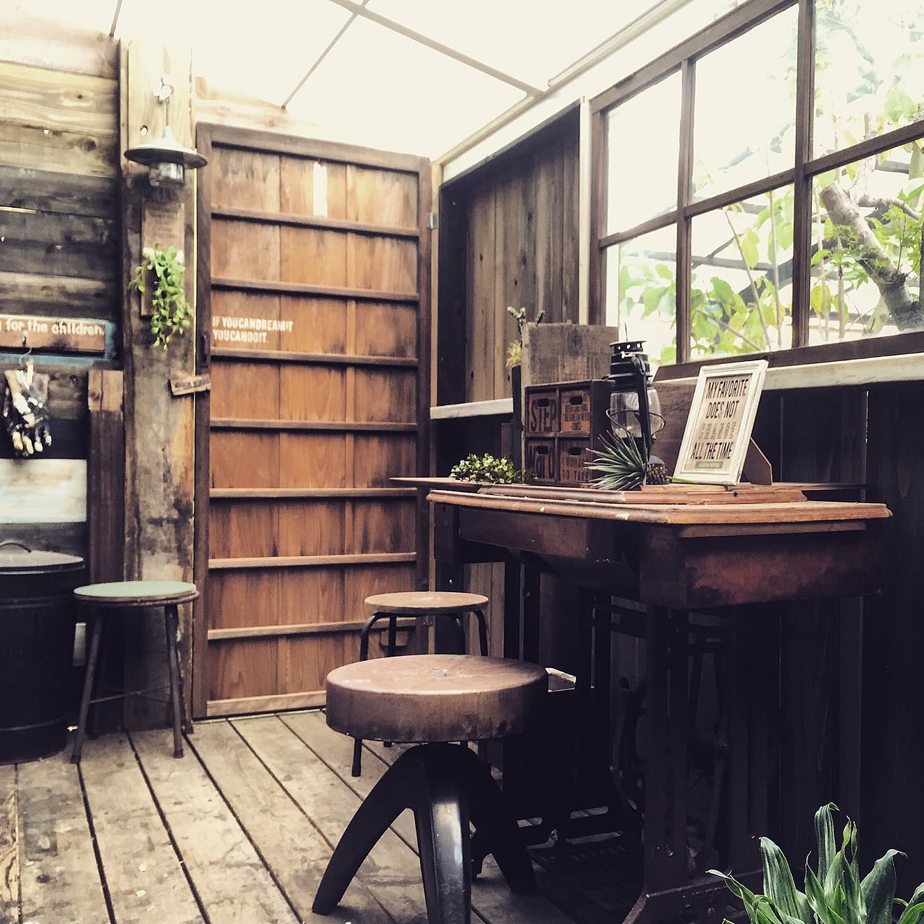 玄関/入り口/ボロ小屋/小屋DIY /ブログ更新しました♡/古い建具&hellip;などのインテリア実例 20151017 213458