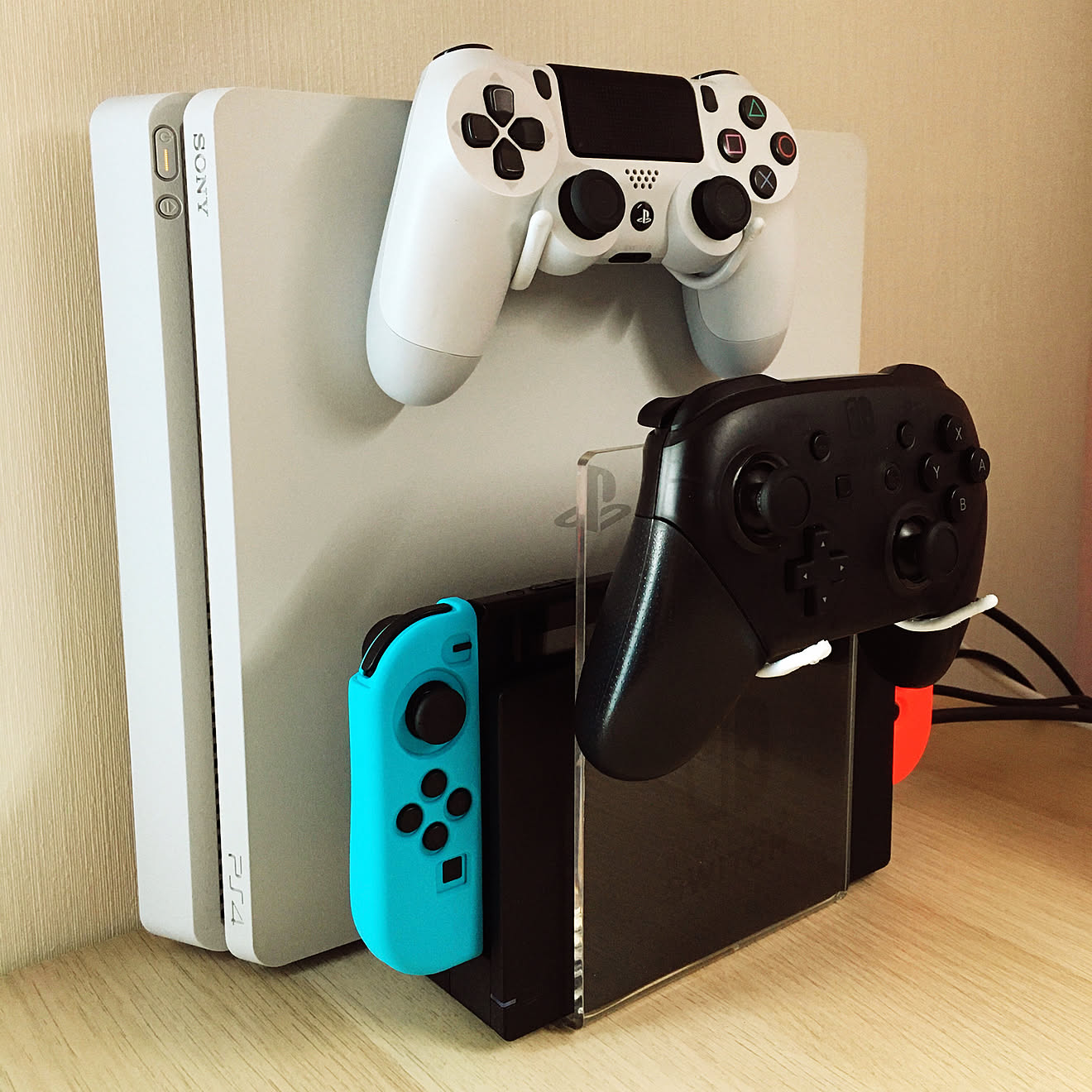 Switch収納/PS4 コントローラー/ゲーム環境/机周り/DIY&hellip;などのインテリア実例 20200501 214758