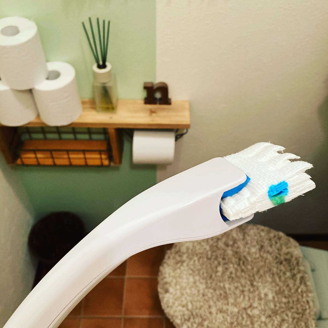 トイレ掃除/改良してほしい…。/スクラビングバブル流せるトイレブラシ/アクセントクロス グリーン/フォロワーの皆様に感謝です♫...などのインテリア実例 20210223 1213 トイレ掃除/改良してほしい…。/スクラビングバブル流せるトイレブラシ/アクセントクロス グリーン/フォロワーの皆様に感謝です♫...などのインテリア実例 20210223 1213