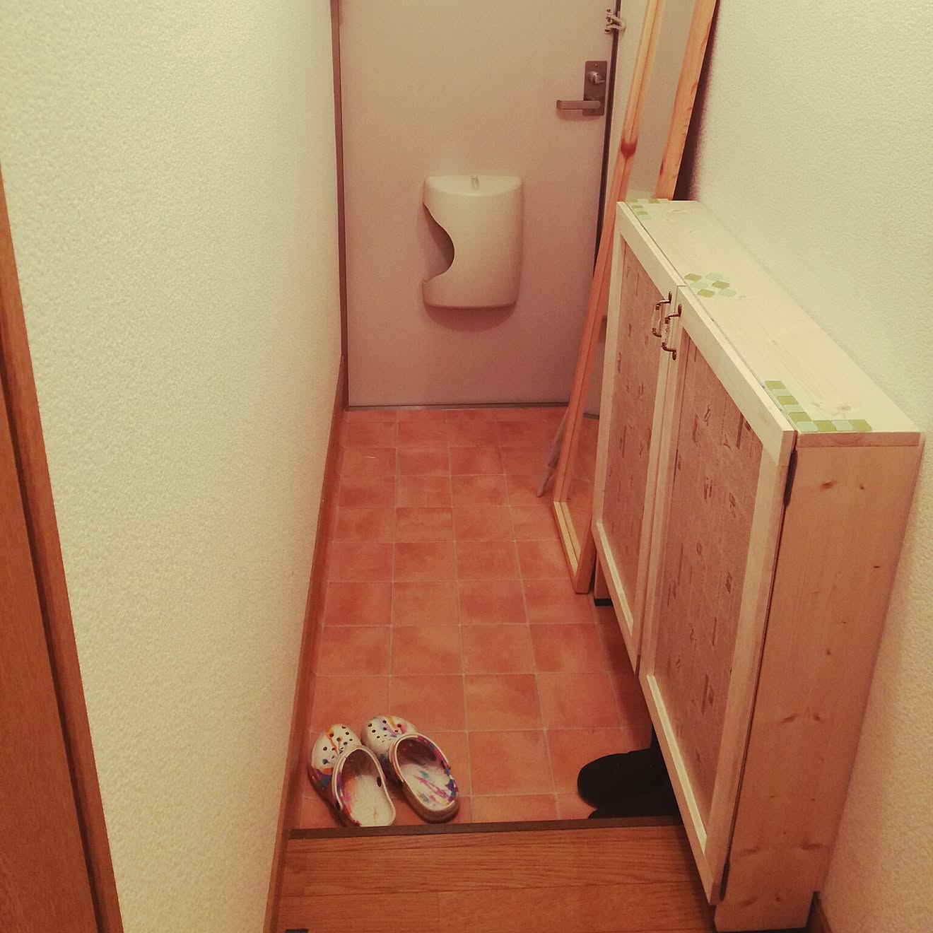 玄関/入り口/靴箱/DIY/シューズラック/タイル&hellip;などのインテリア実例 20170427 222049 ｜ RoomClip