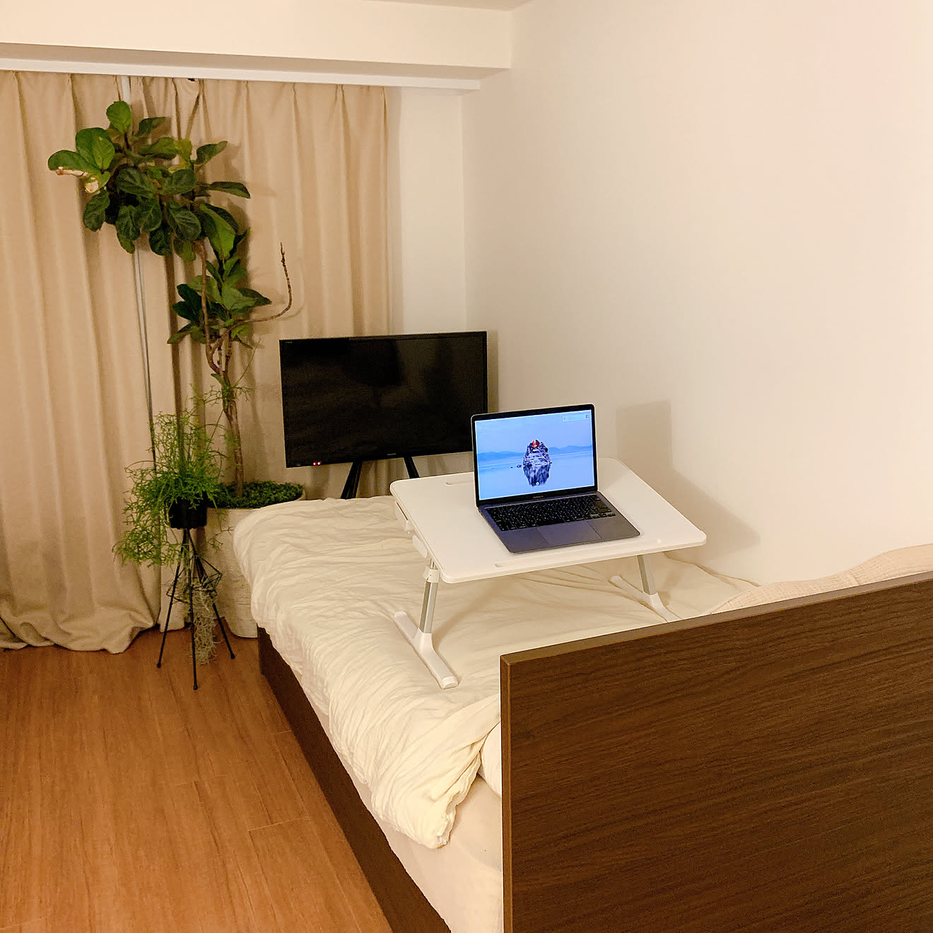 パソコンデスク/ベッドデスク/作業スペース/仕事スペース/1K...などのインテリア実例 20200726 220733