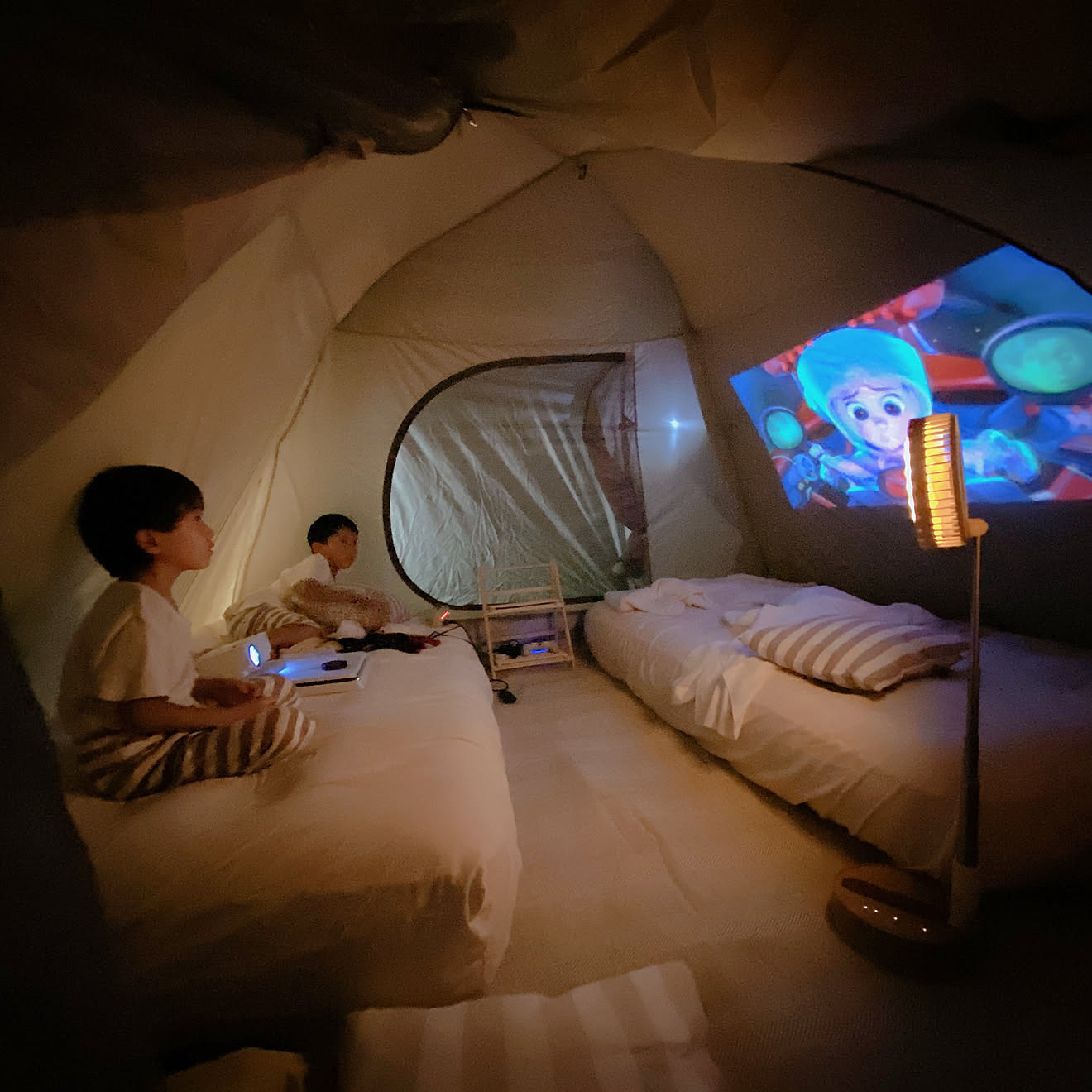 テントベッド/エアーベッド/キャンプでも使います/キャンプでプロジェクター/プロジェクター...などのインテリア実例 20200817